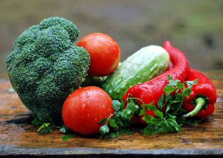 Зеленчуци - пипер, домат, броколи, красатвица